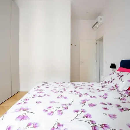 Smart Center Apartment *